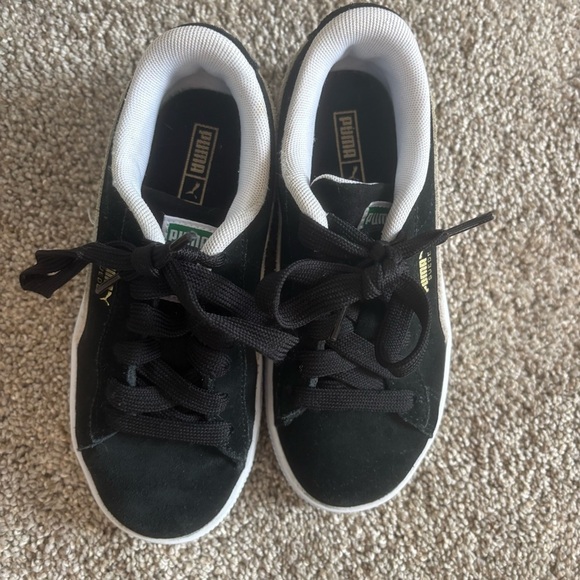 Puma Classic Suede Sneakers Black White Size 1 Little Kid - Picture 5 of 9